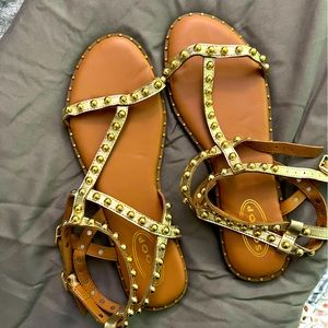 Women’s Brand new size 9 gladiator sandals